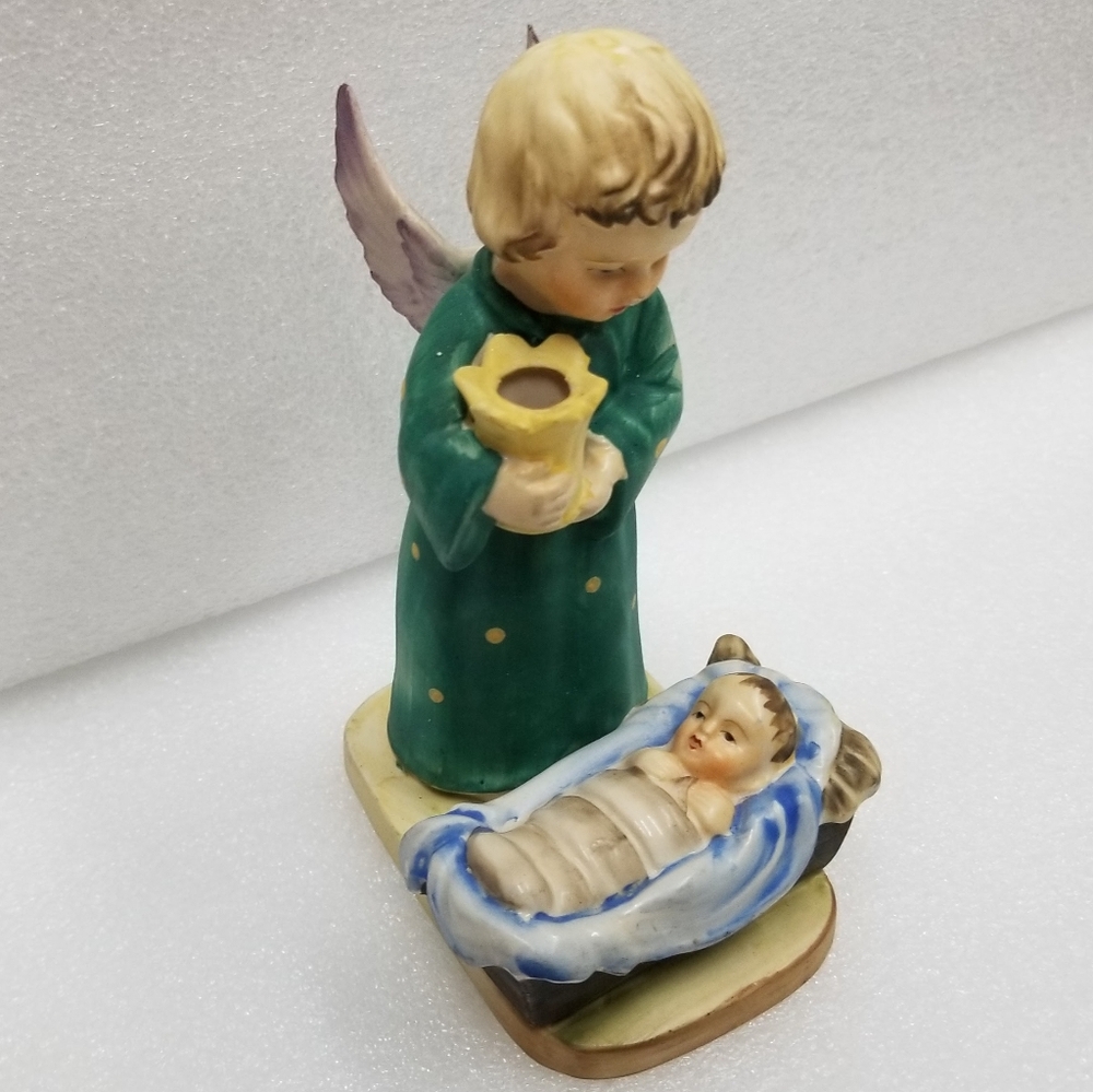 VTG Christmas Angel Praying Over Baby Jesus Ceramic Figurine Nativity Japan